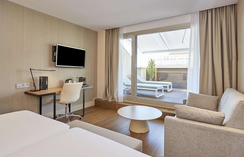 NH Sants Barcelona - Image 7