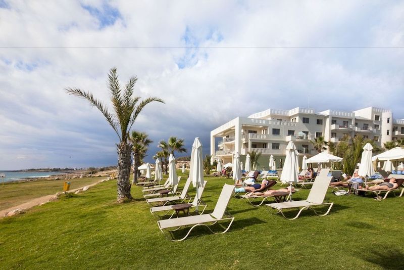 Capital Coast Resort & Spa - Image 2