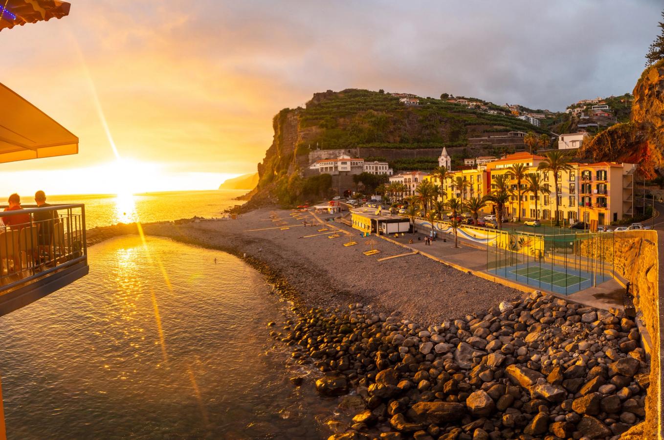 Fantastisk solnedgang i Ponta do Sol på Madeira