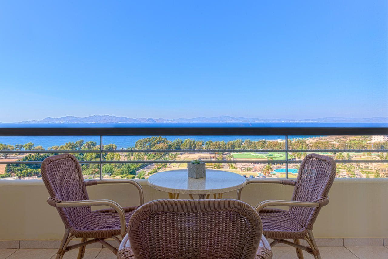 Kipriotis Panorama Hotel & Suites - Image 2