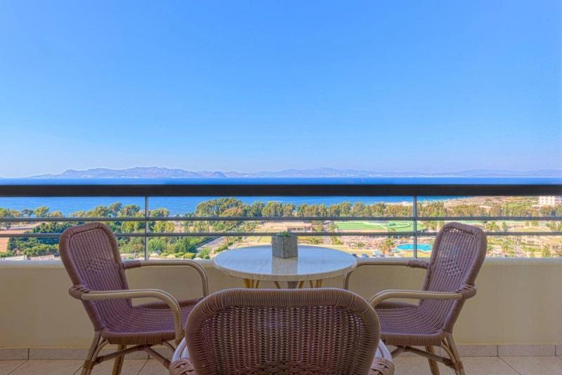 Kipriotis Panorama Hotel & Suites - Image 2