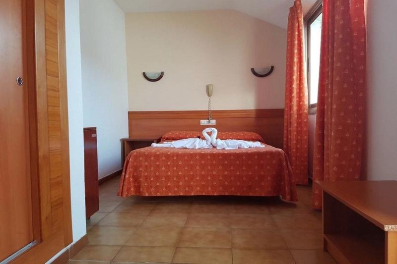 Santa Susana Resort - Image 6