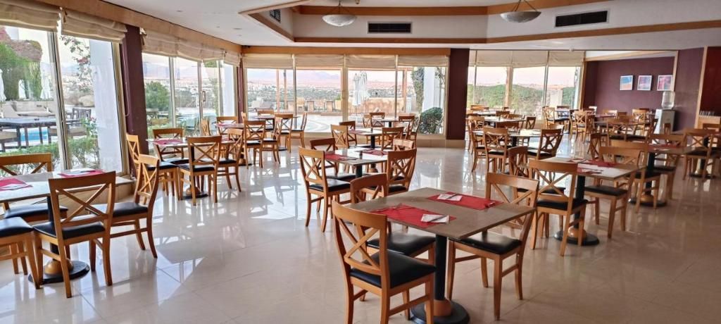 Eden Rock Hotel - Image 7
