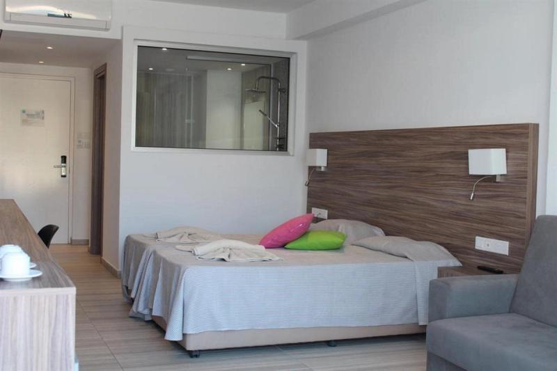 Fedrania Gardens Hotel - Image 8