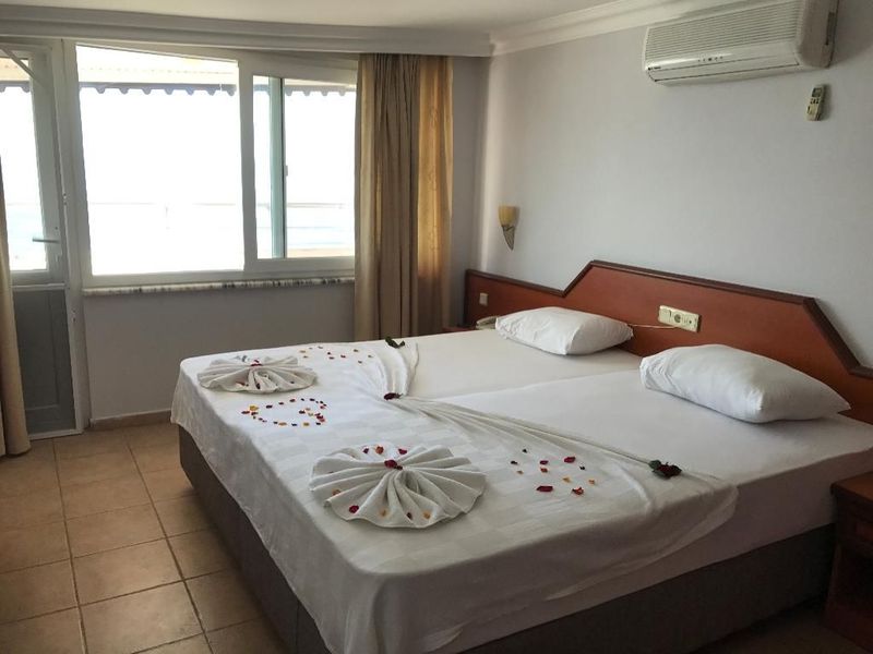 Muz Hotel - Image 3