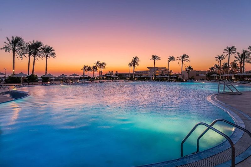 Cleopatra Luxury Resort Makadi Bay - Image 1