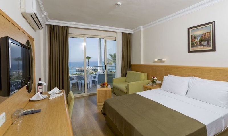 Senza Grand Santana Hotel - Image 3