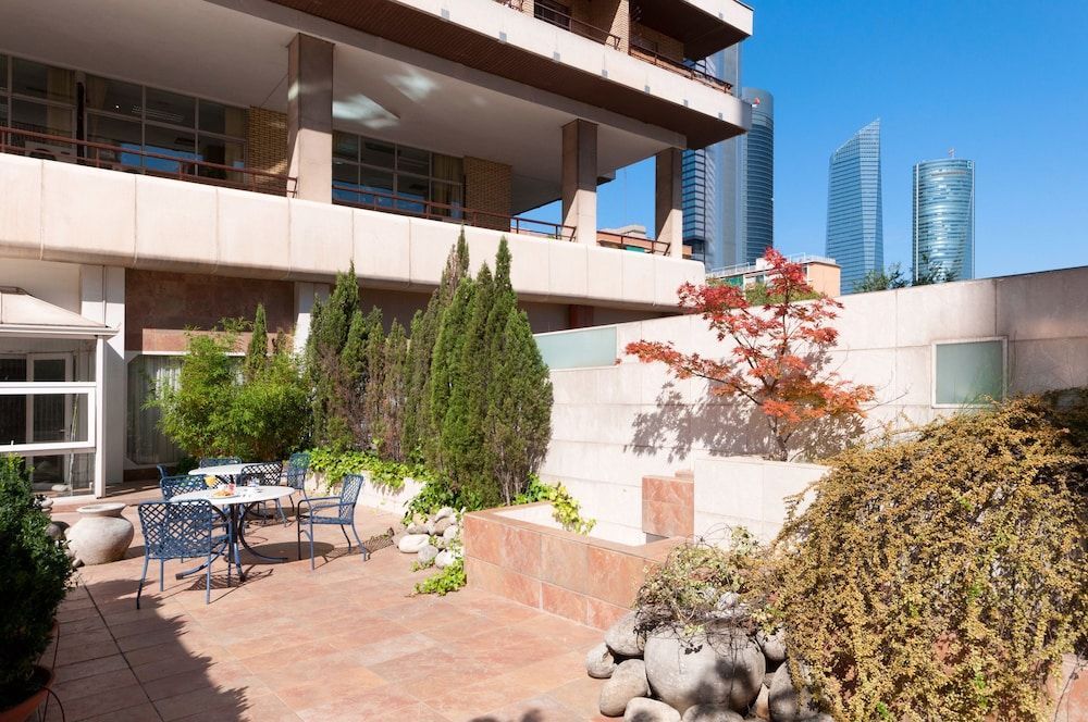 Hotel Madrid Chamartín - Image 4
