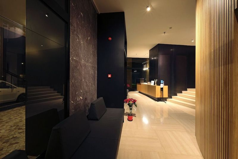 Hotel Touring - Image 6