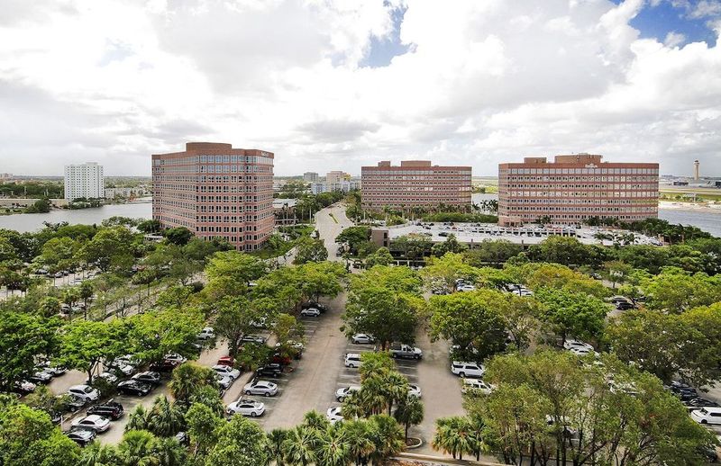 Hilton Miami Airport Blue Lagoon - Image 7