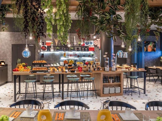 Stemning fra restauranten på ibis Madrid Aeropuerto Barajas