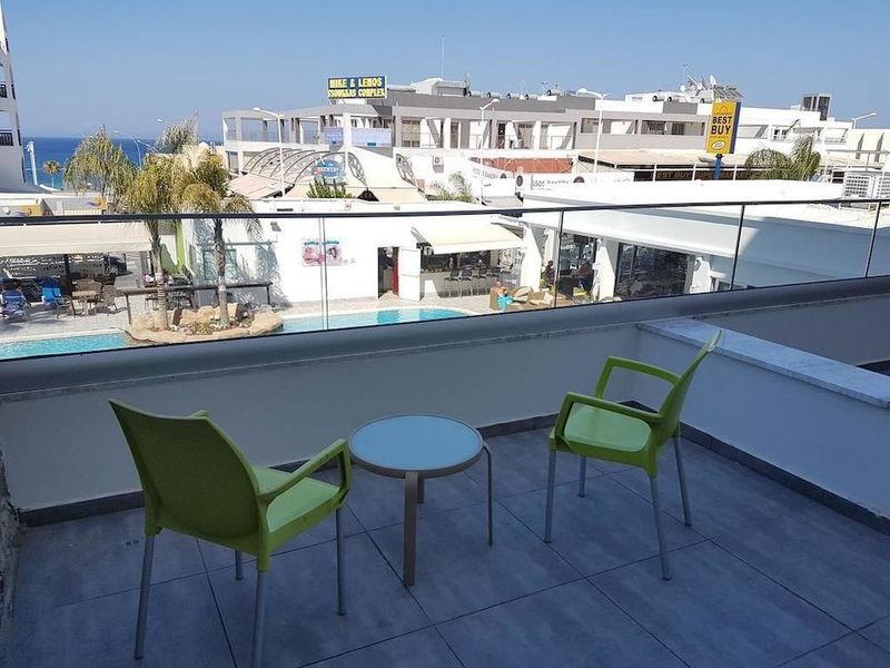 Melini Hotel Suites - Image 4
