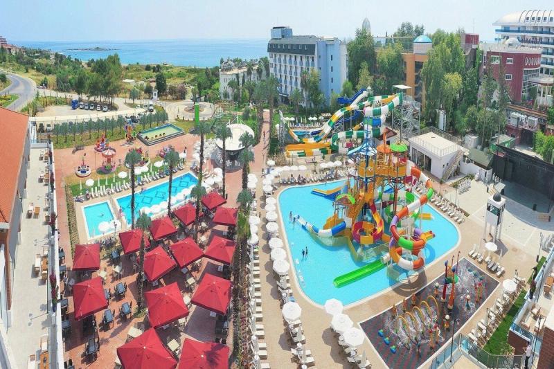 Club Aqua Plaza Hotel - Image 7