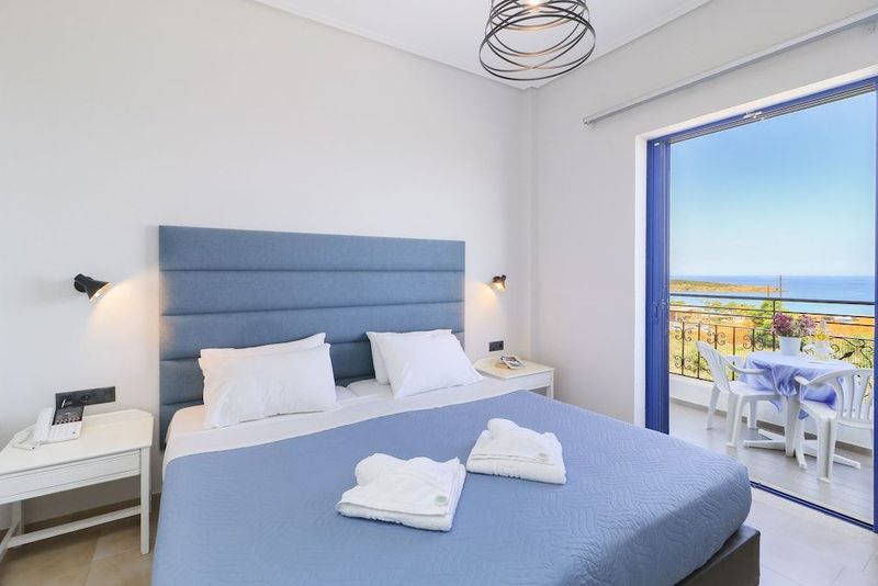 Alexis Hotel - Image 2
