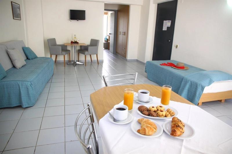 Acropolis Apartments - Image 2