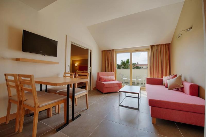 Kentia Apart Hotel - Image 10