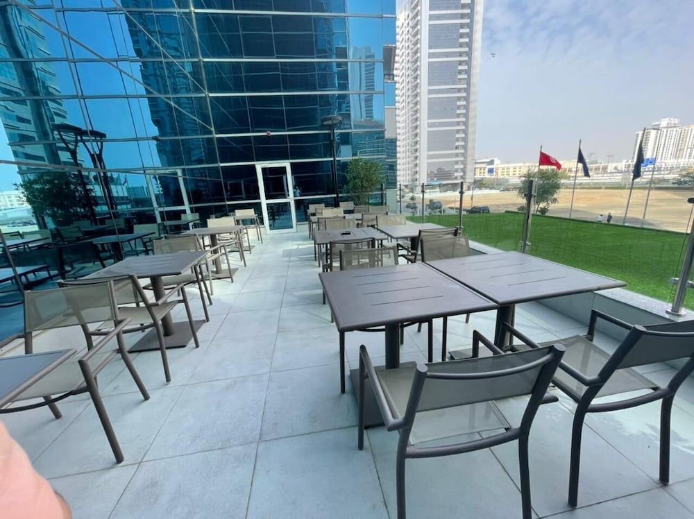 Golden Tulip Media Hotel - Image 3