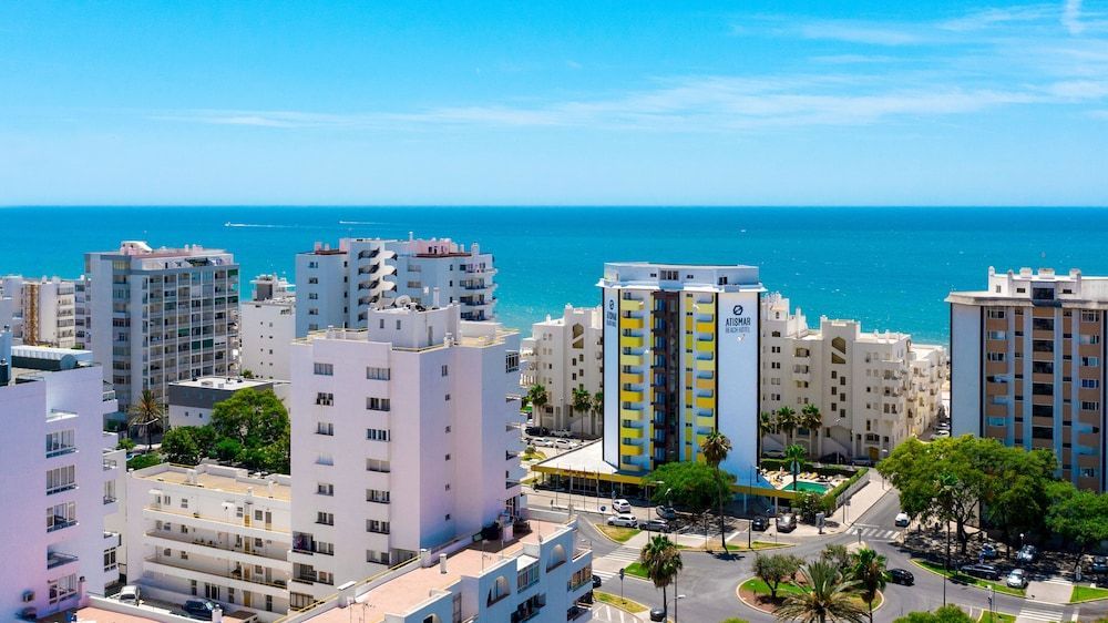 Atismar Beach Hotel - Image 6