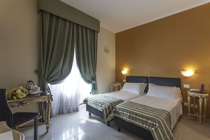 Hotel Regina Giovanna - Image 7