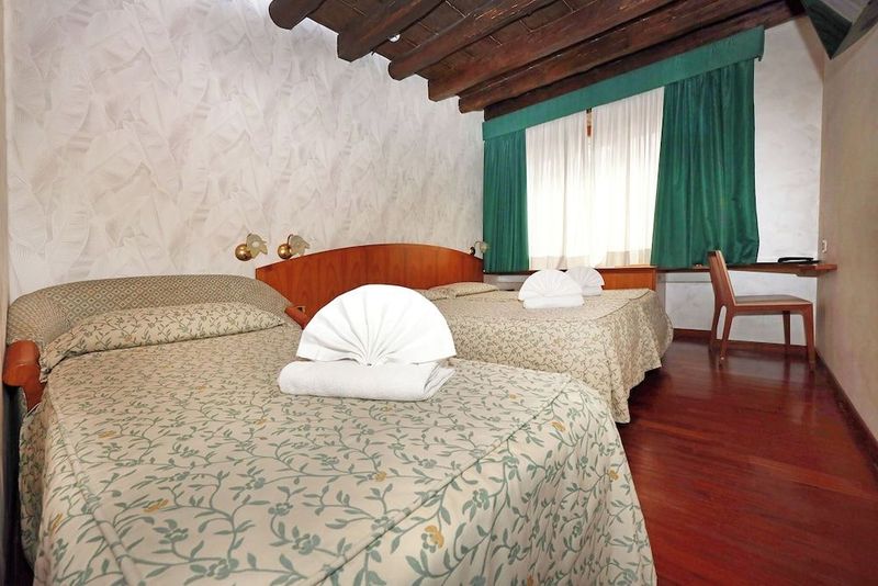 Hotel Corot - Image 8