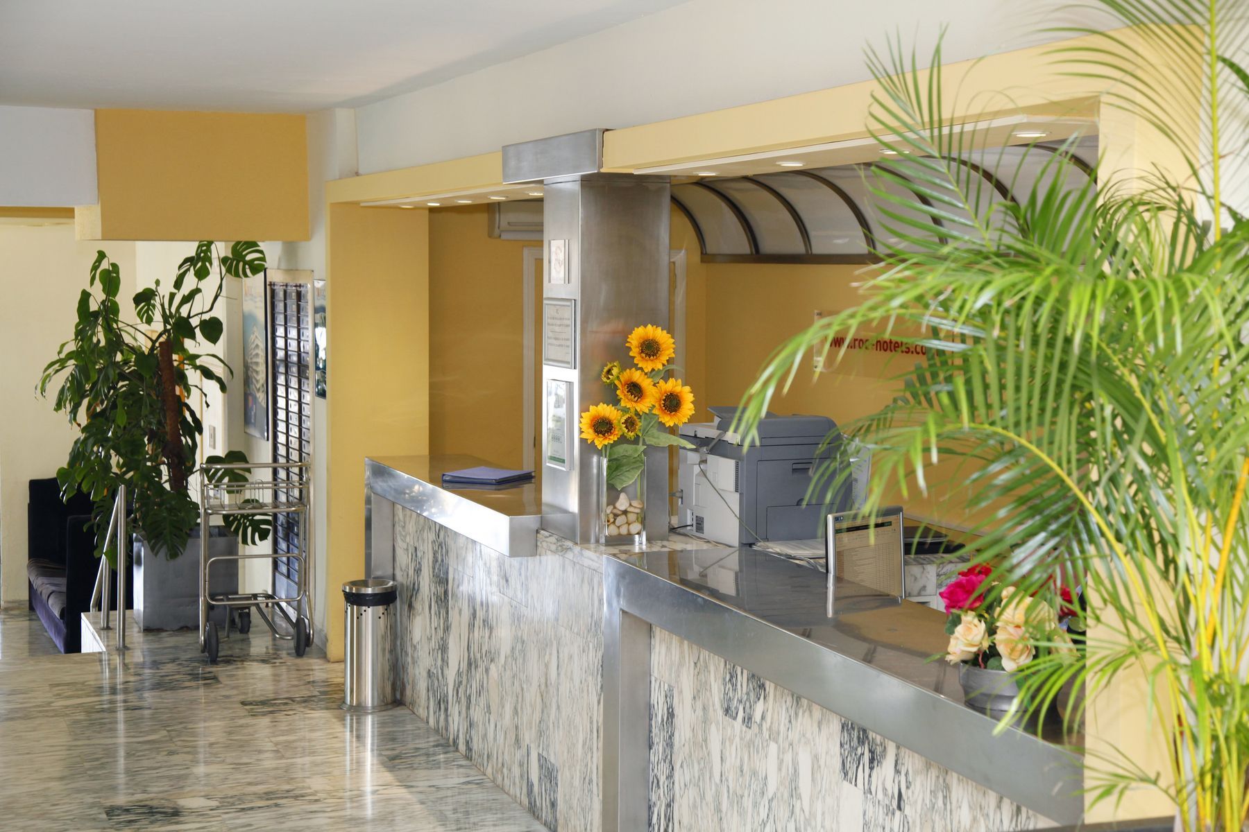 Apartamentos Roc Portonova - Image 6