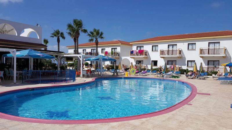 Cosmelenia Hotel & Apartments - Image 7