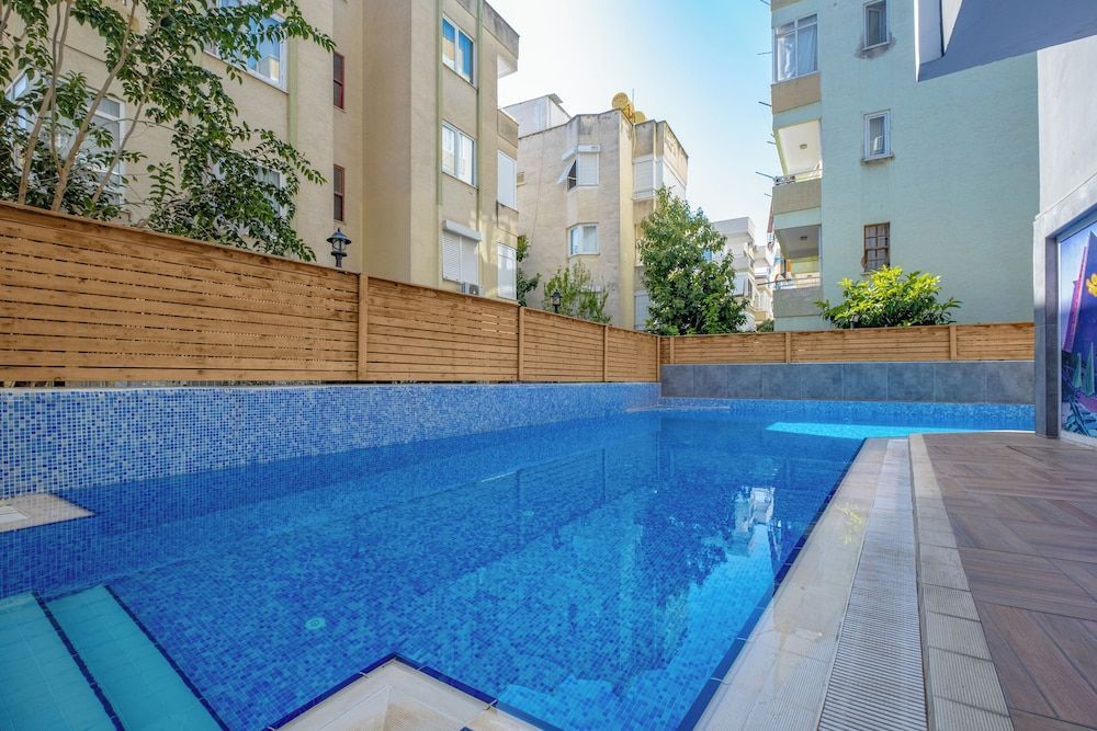 Royalisa City Apart Hotel - Image 10