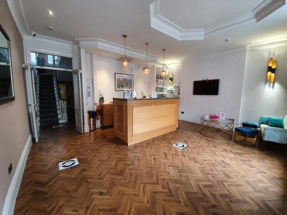 The Beverley Hotel London - Image 5