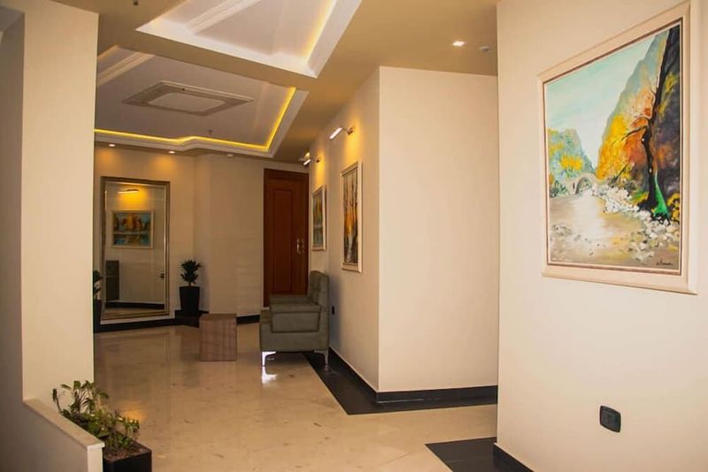 Albanopolis Hotel - Image 7