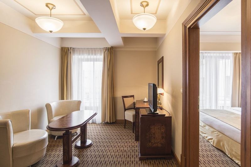 Hotel Majestic Plaza - Image 3