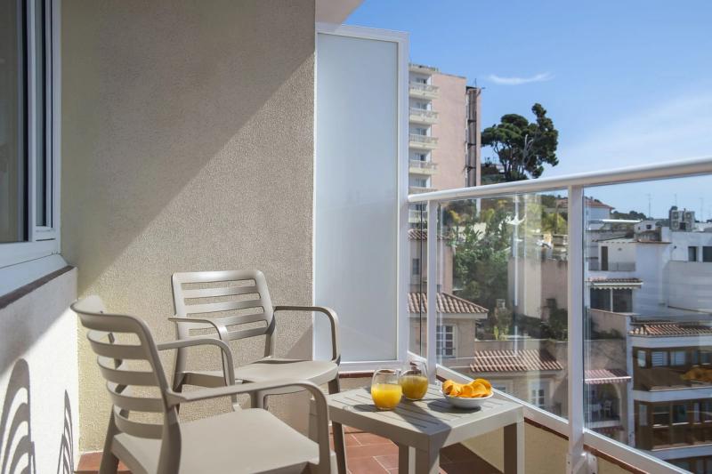 Hotel Lloret Santa Rosa by Pierre & Vacances - Image 2