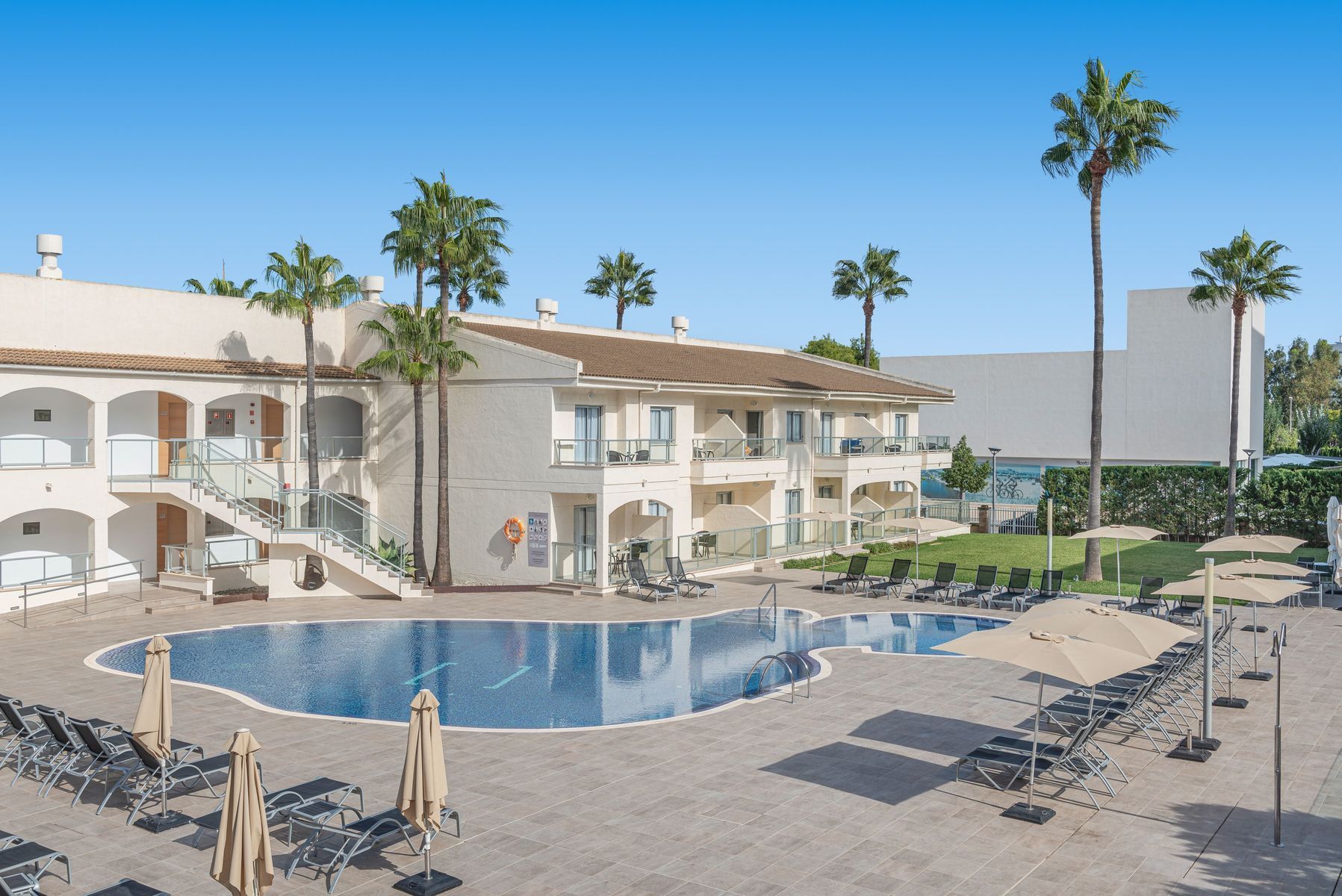 På Trendhotel Alcudia bor du i moderne rom og har tilgang til basseng i hagen.