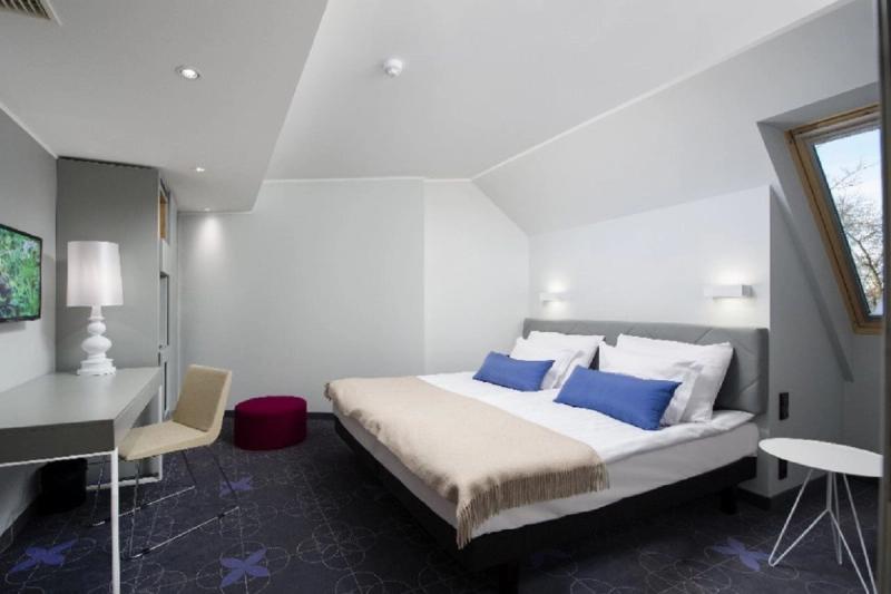 L'Ermitage Hotel - Image 6