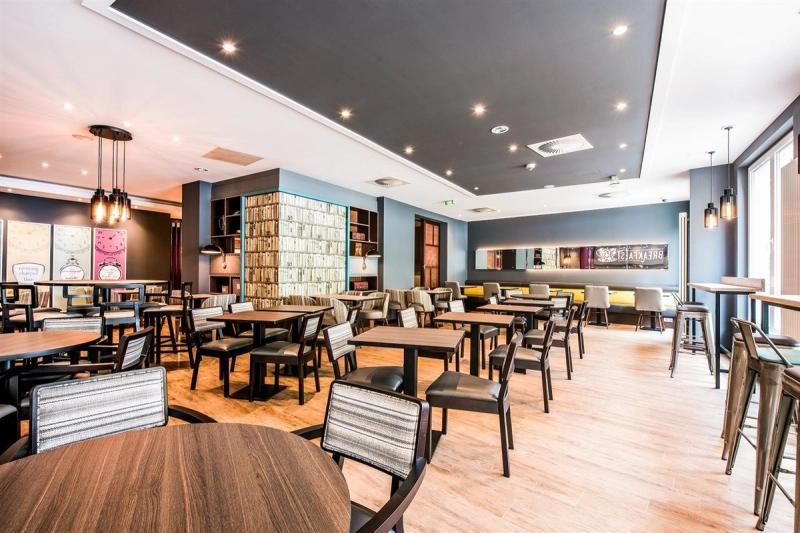 Premier Inn Berlin City Centre Hotel - Image 6