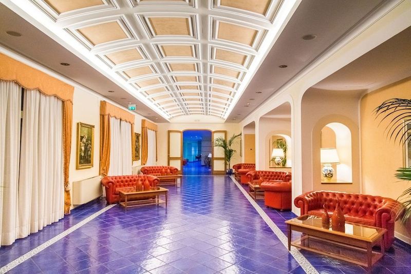 Lloyd's Baia Hotel - Image 6