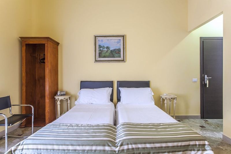 Hotel Regina Giovanna - Image 9