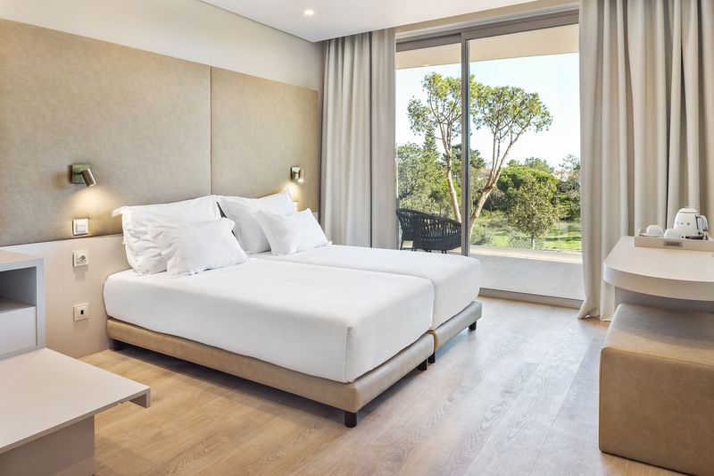 Castelo Suites Hotel - Image 2