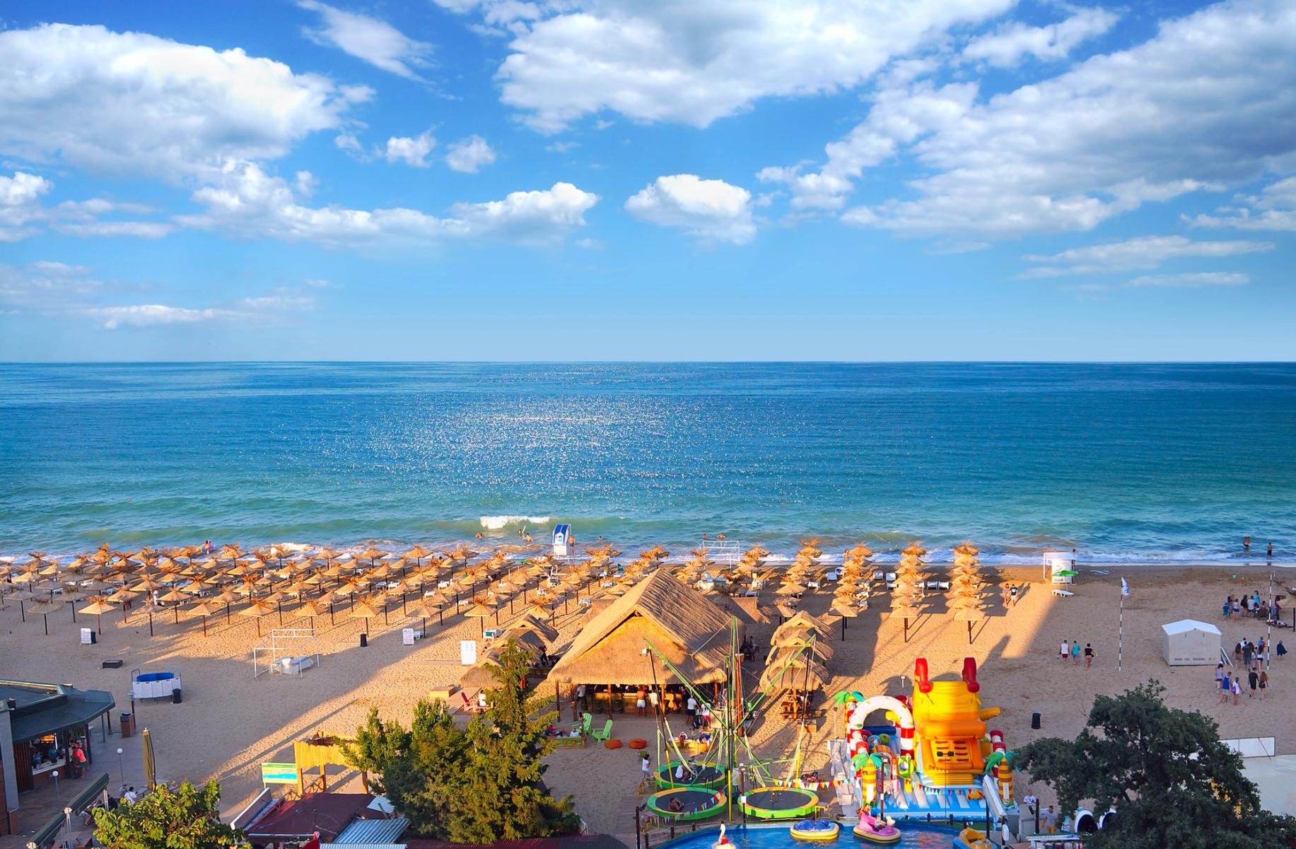 Utsikt över stranden och Svarta havet i Golden Sands, Bulgarien