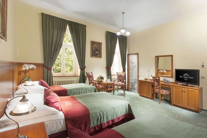 Green Garden Hotel - Image 2