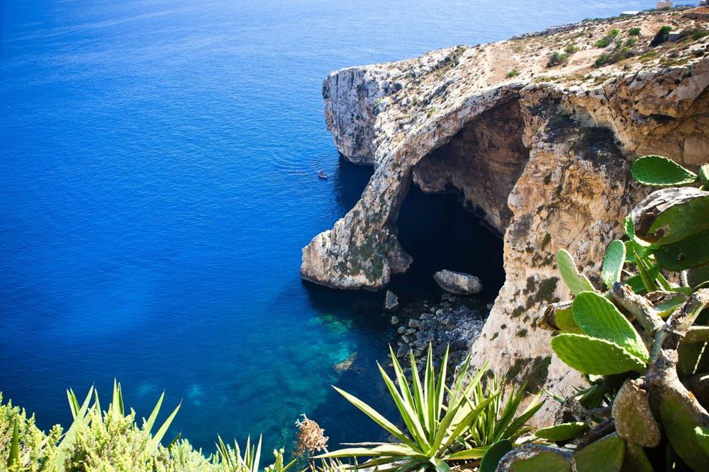 Grotter og vill, vakker natur på Gozo og Malta