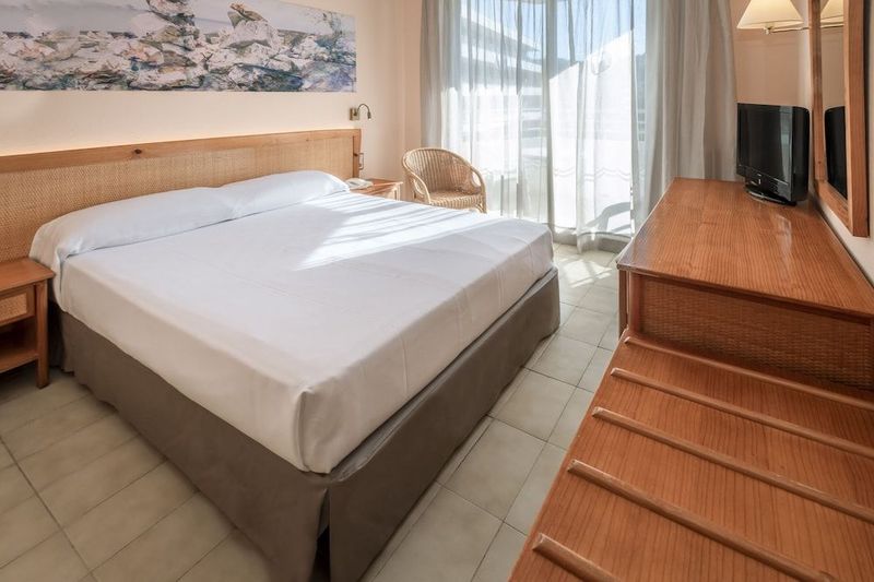 GHT Oasis Tossa & Spa - Image 8