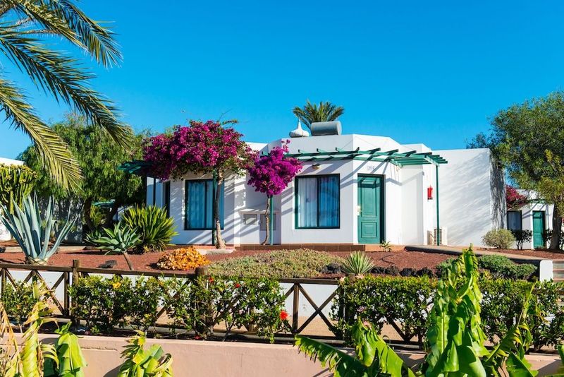HL Club Playa Blanca Hotel - Image 10