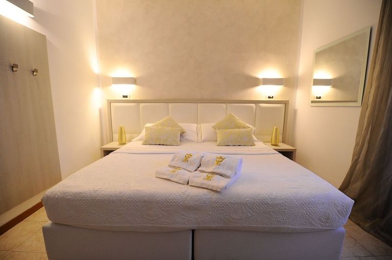 Artemisia Palace Hotel - Image 5