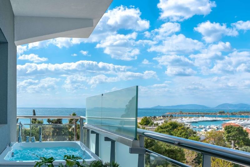 Glyfada Riviera Hotel - Image 5