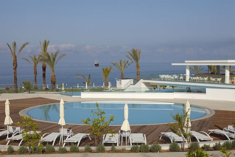 King Evelthon Beach Hotel and Resort - Image 9