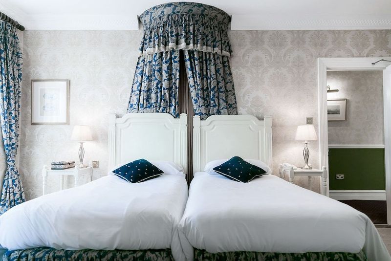 Butlers Town House - Image 2