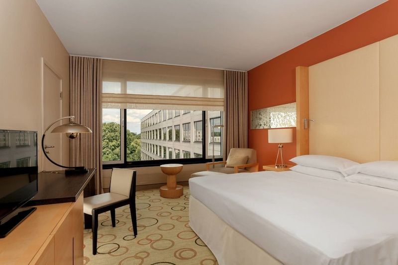 Sheraton Berlin Grand Hotel Esplanade - Image 10