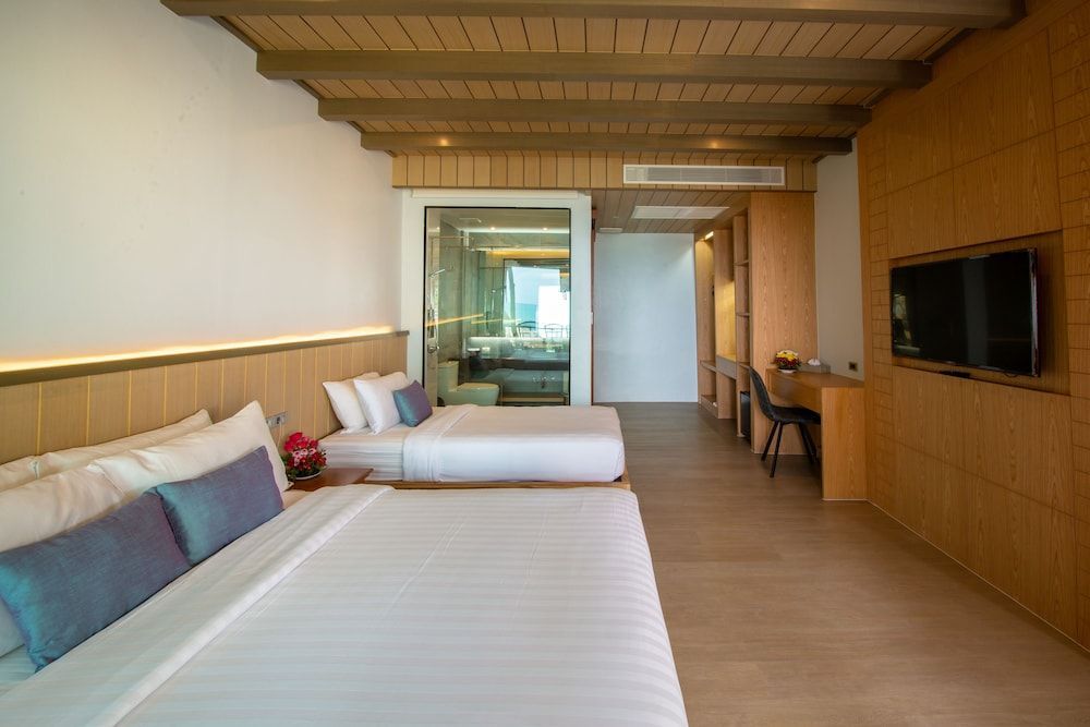Coral Cliff Beach Resort - Image 9
