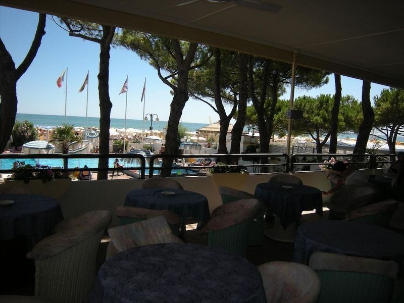Hotel Ambasciatori Palace - Image 2