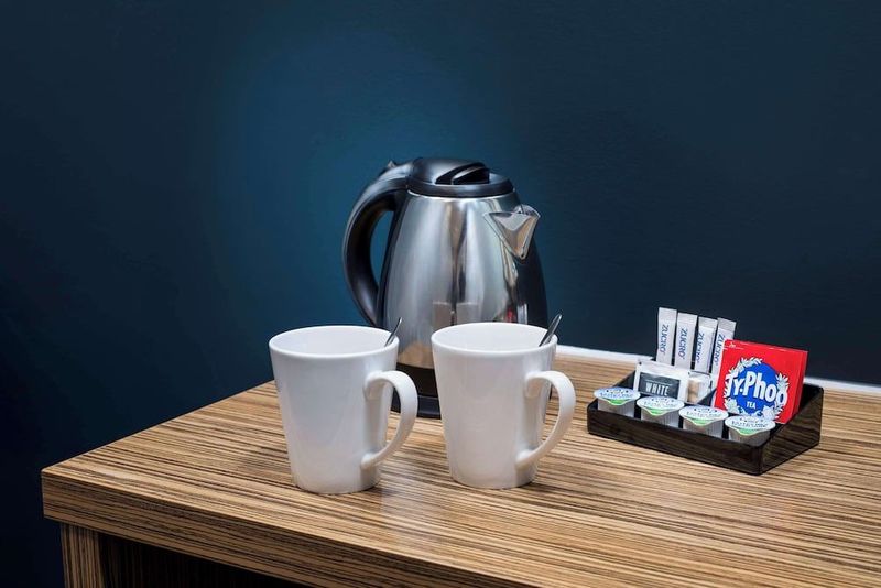 Travelodge London Excel - Image 3